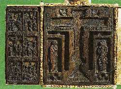 «Икона-складень работы Амвросия. Резьба по дереву, золото, скань. 1456 г.»